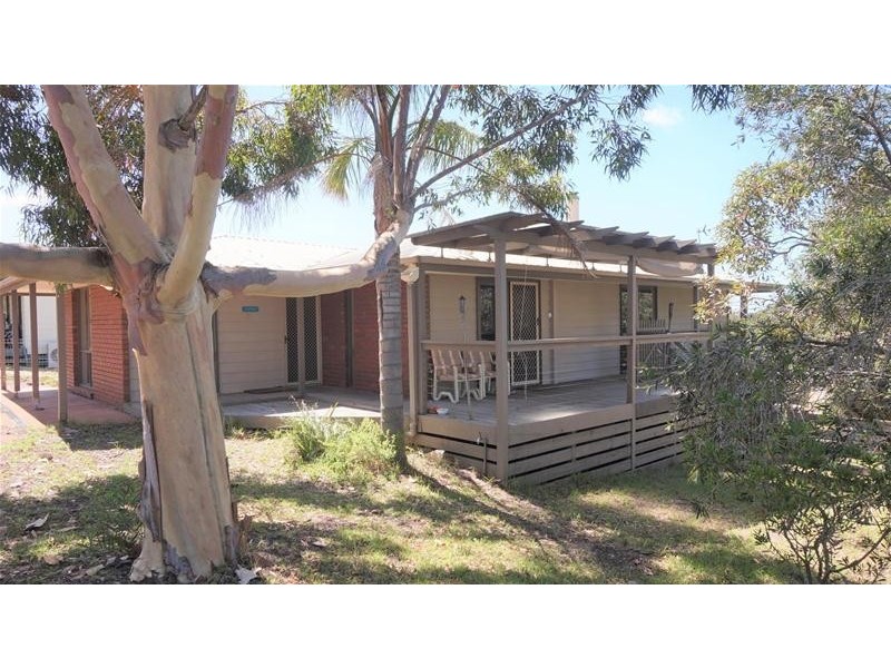 25 Banksia Street, Loch Sport VIC 3851