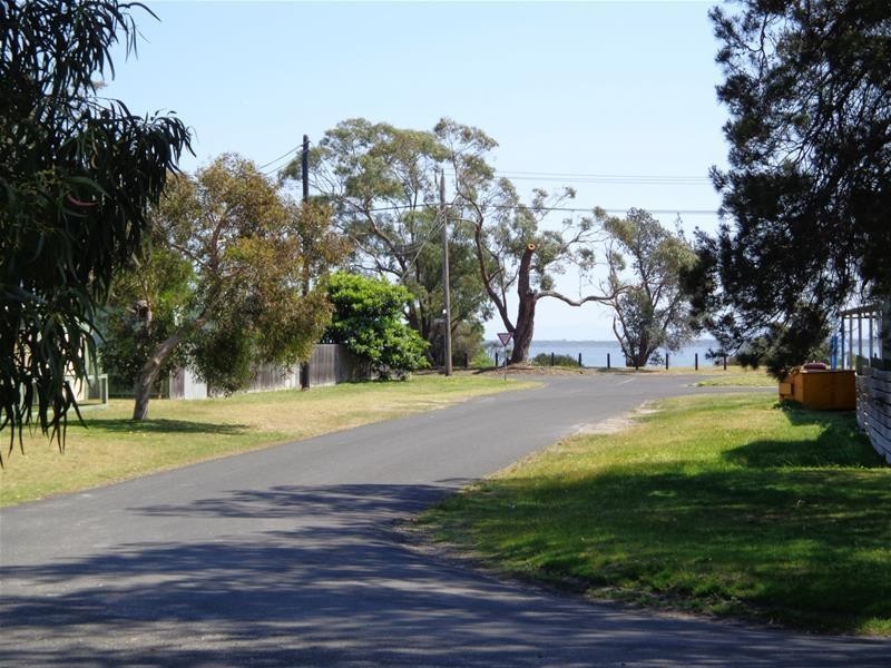 44 Campbell Street, Loch Sport VIC 3851