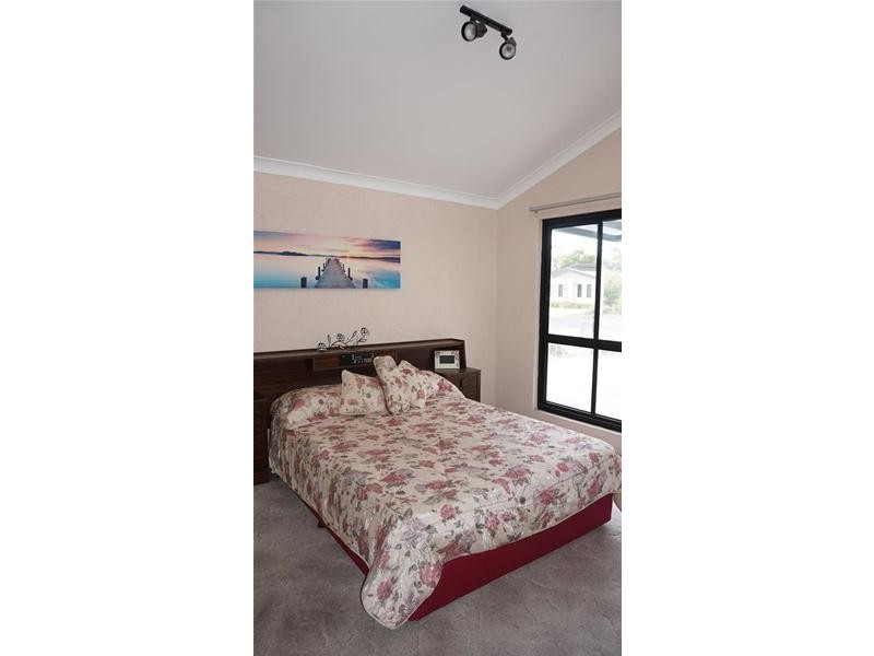 69 National Park Road, Loch Sport VIC 3851