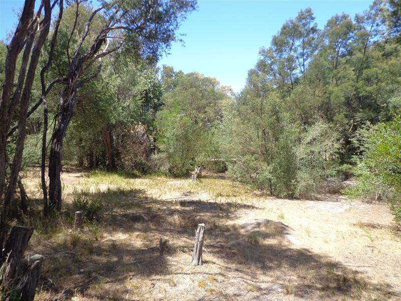 12 Victoria Street, Loch Sport VIC 3851