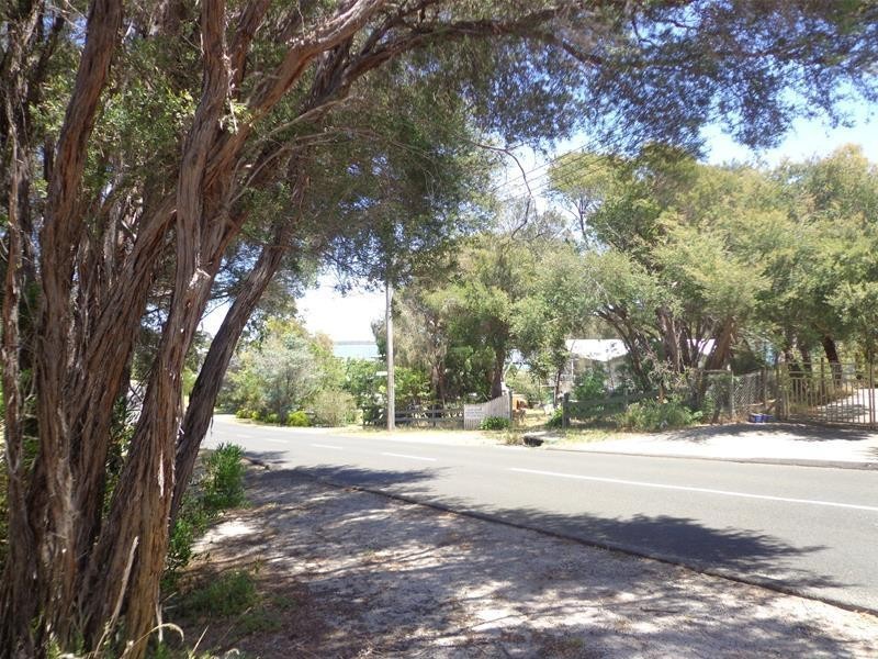 12 Victoria Street, Loch Sport VIC 3851