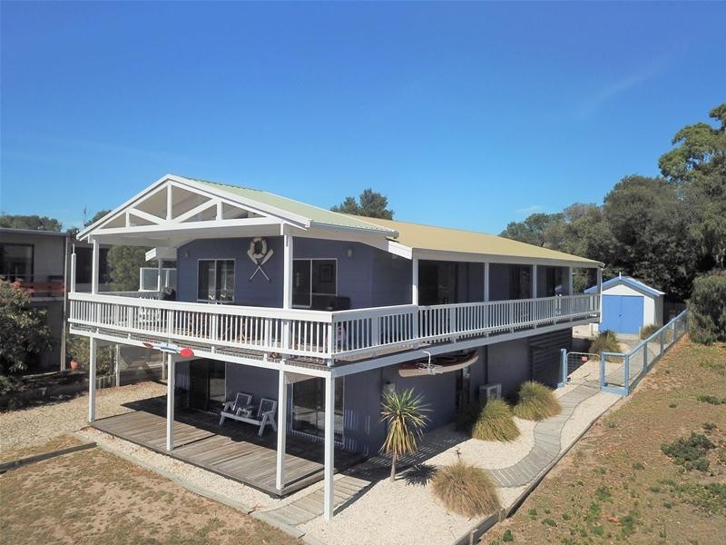 23 Holmes Street, Loch Sport VIC 3851