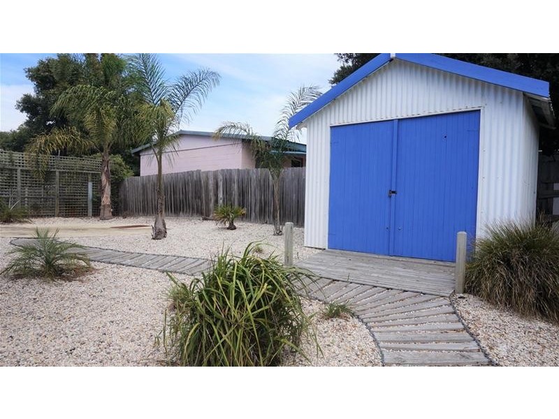 23 Holmes Street, Loch Sport VIC 3851