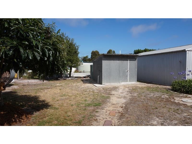 136 National Park Road, Loch Sport VIC 3851