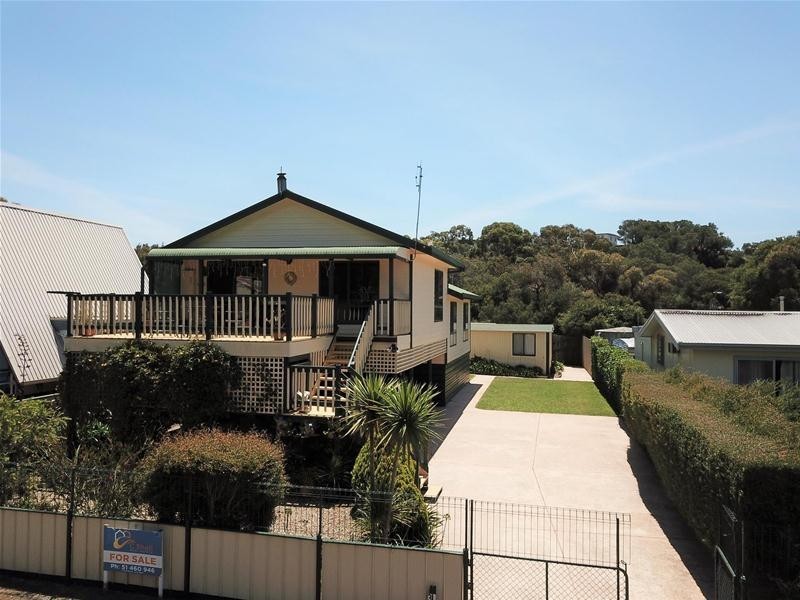 31 Central Avenue, Loch Sport VIC 3851