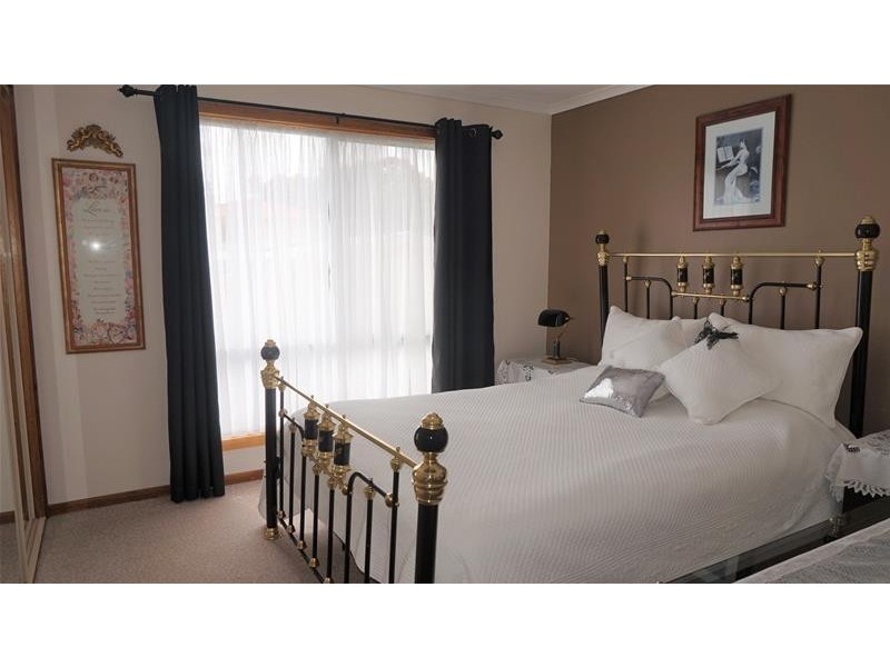 31 Central Avenue, Loch Sport VIC 3851