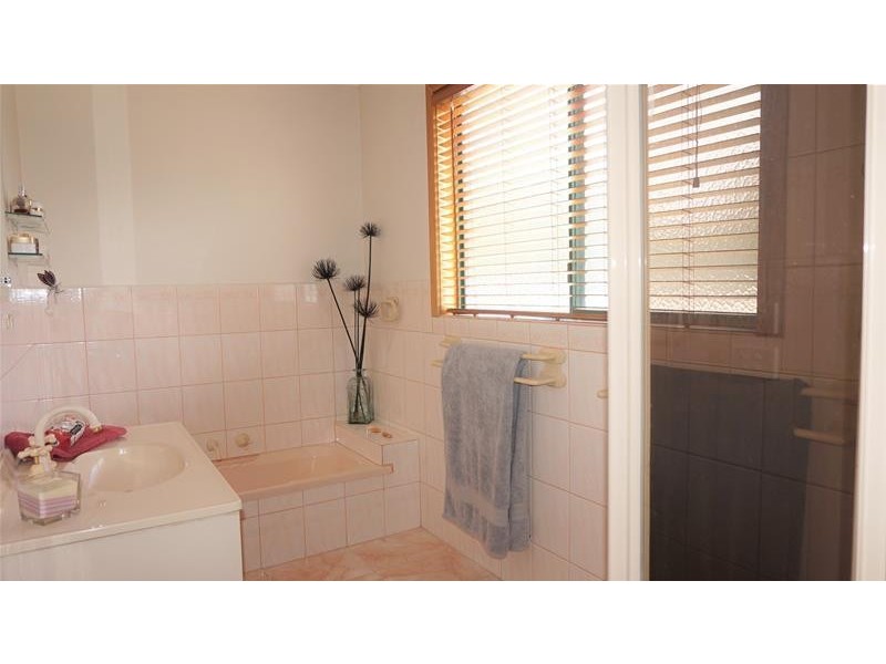 31 Central Avenue, Loch Sport VIC 3851