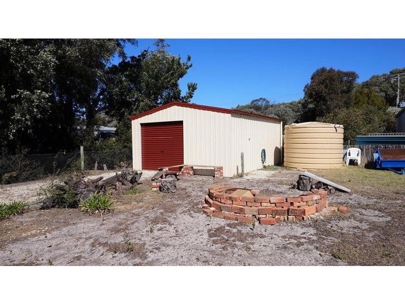 48 Central Avenue, Loch Sport VIC 3851