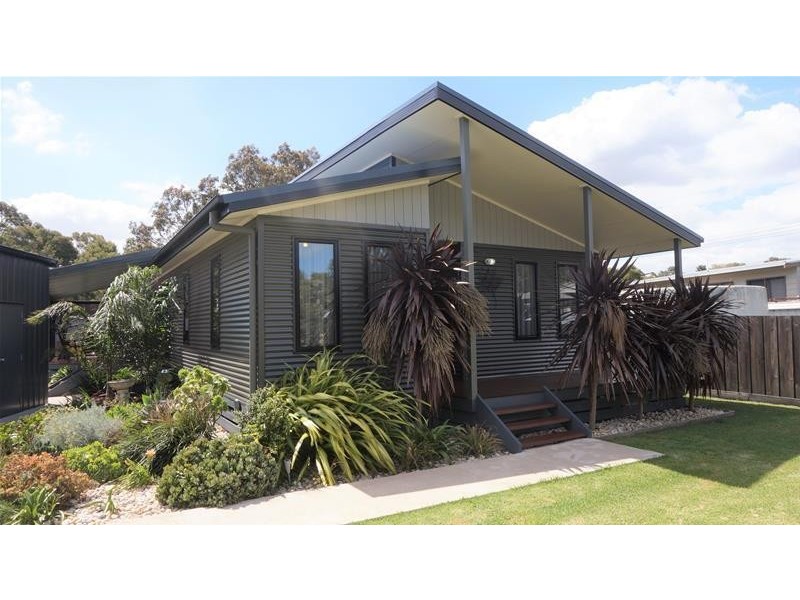 120 Wallaby Street, Loch Sport VIC 3851
