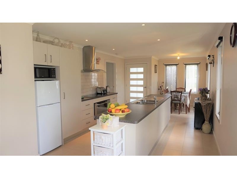 120 Wallaby Street, Loch Sport VIC 3851