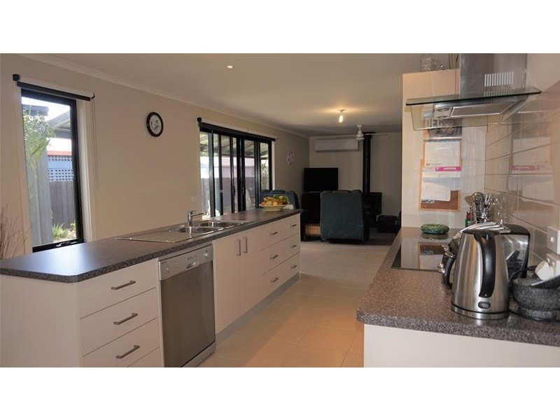 120 Wallaby Street, Loch Sport VIC 3851