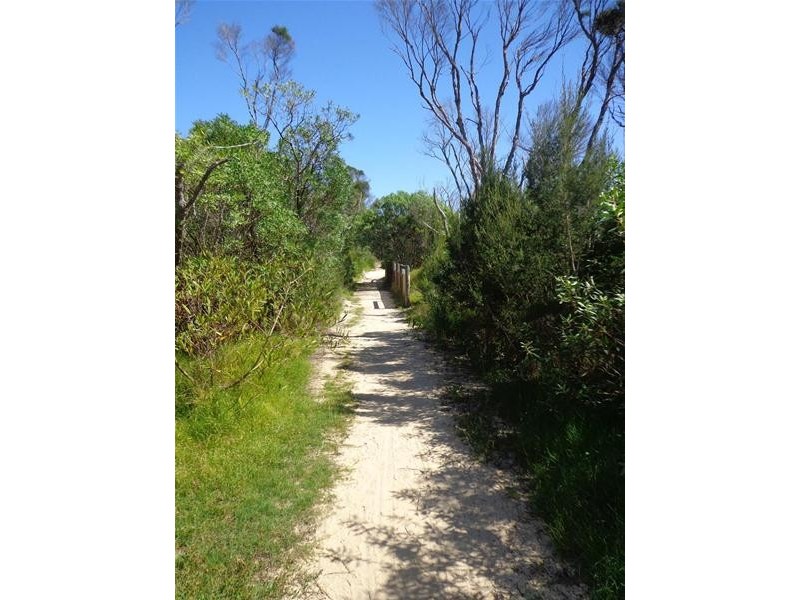 185 National Park Road, Loch Sport VIC 3851