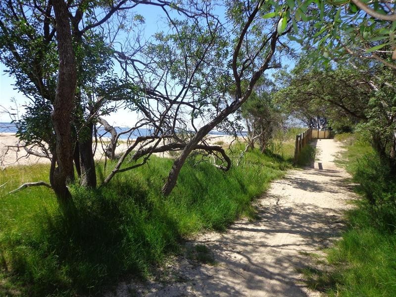 185 National Park Road, Loch Sport VIC 3851