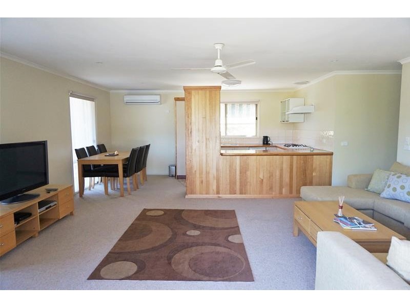 25 Bernadette Avenue, Loch Sport VIC 3851