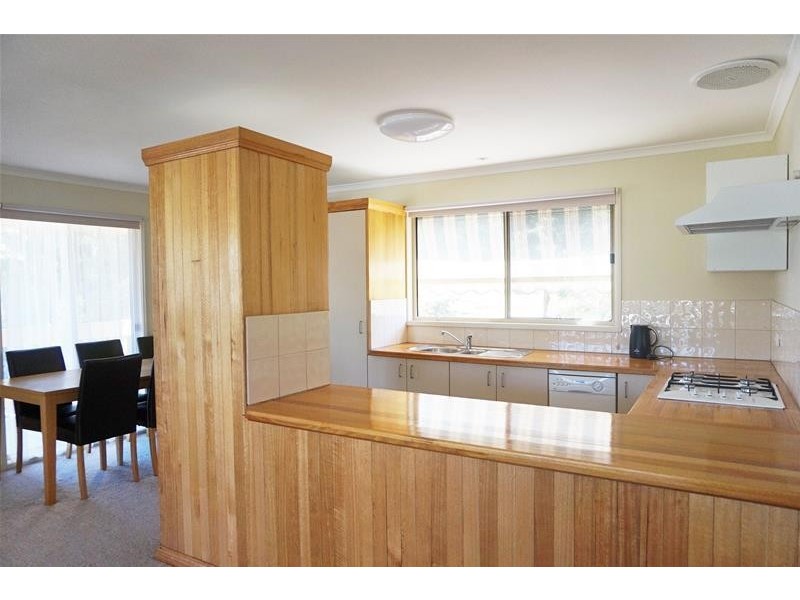 25 Bernadette Avenue, Loch Sport VIC 3851