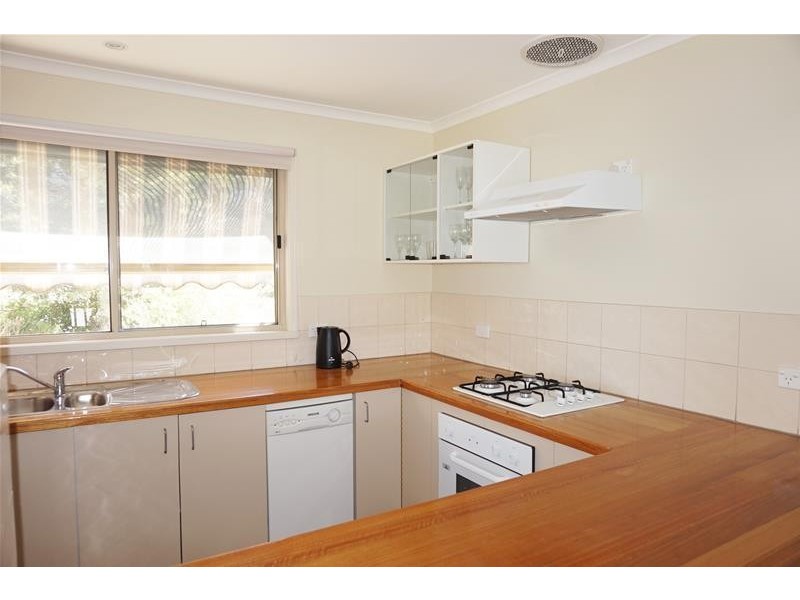 25 Bernadette Avenue, Loch Sport VIC 3851