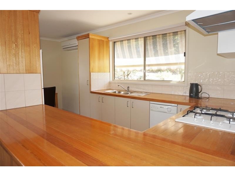 25 Bernadette Avenue, Loch Sport VIC 3851