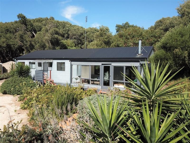 218 National Park Road, Loch Sport VIC 3851
