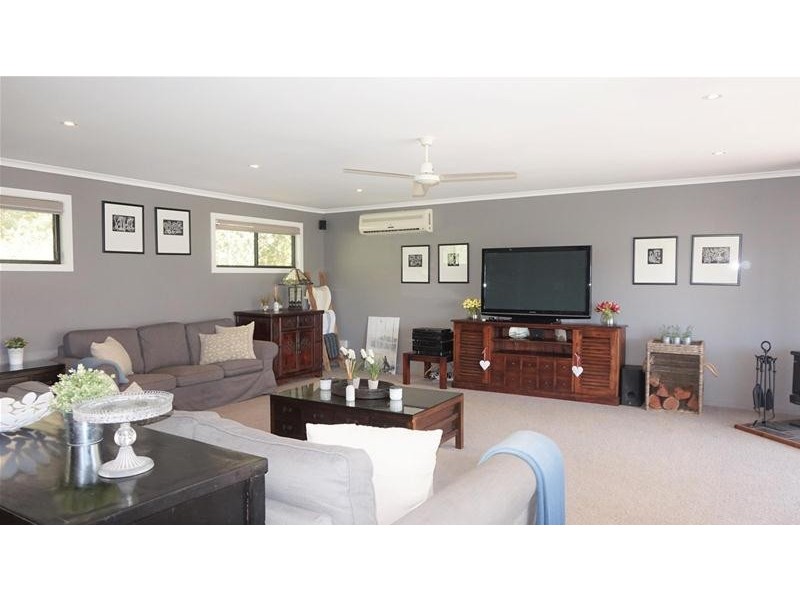 218 National Park Road, Loch Sport VIC 3851