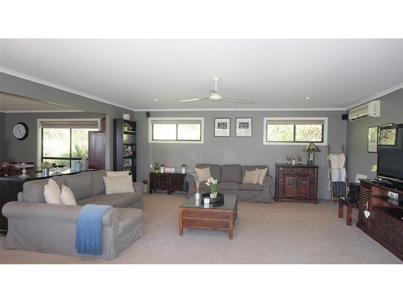 218 National Park Road, Loch Sport VIC 3851