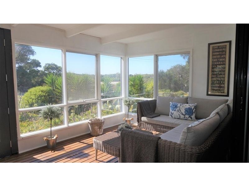 218 National Park Road, Loch Sport VIC 3851