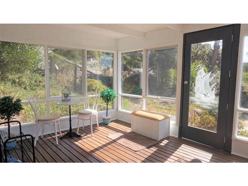 218 National Park Road, Loch Sport VIC 3851