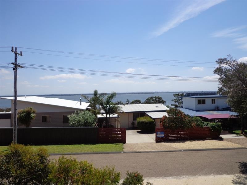 16 Pelican Street, Loch Sport VIC 3851