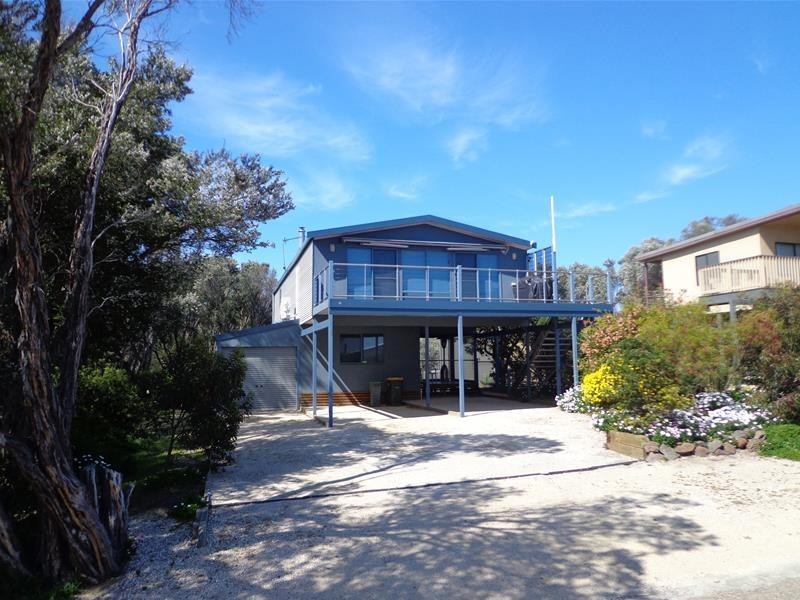 16 Pelican Street, Loch Sport VIC 3851