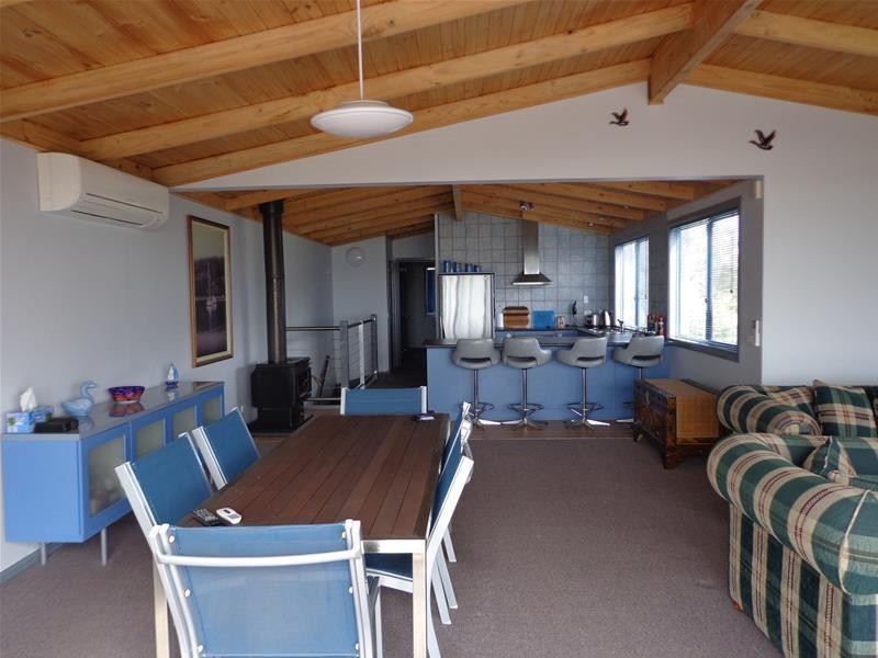 16 Pelican Street, Loch Sport VIC 3851