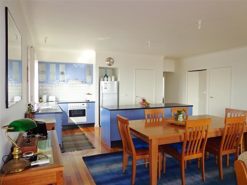 11 Wattle Grove, Loch Sport VIC 3851