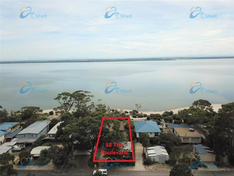 38 The Boulevard, Loch Sport VIC 3851