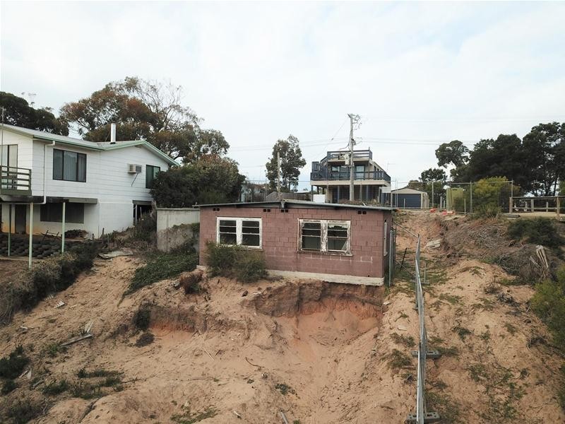 35 Wattle Grove, Loch Sport VIC 3851