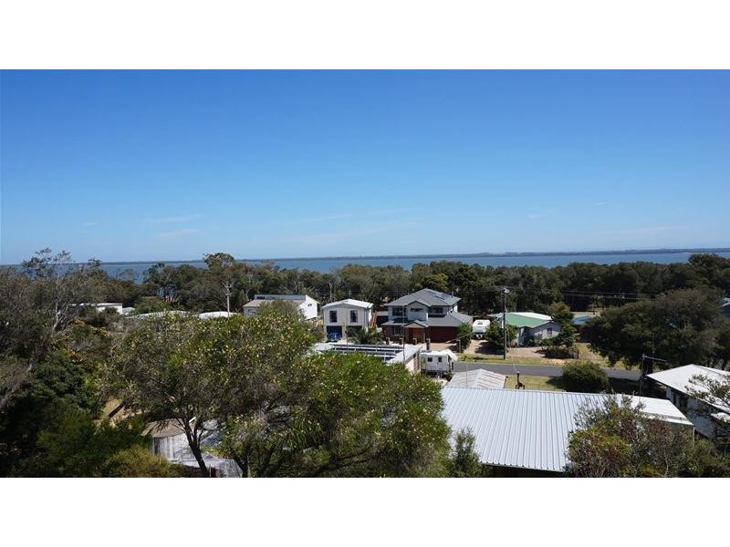 35 Wattle Grove, Loch Sport VIC 3851