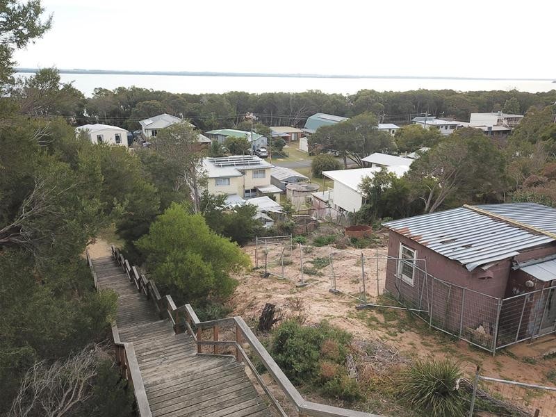 35 Wattle Grove, Loch Sport VIC 3851