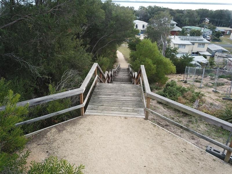 35 Wattle Grove, Loch Sport VIC 3851