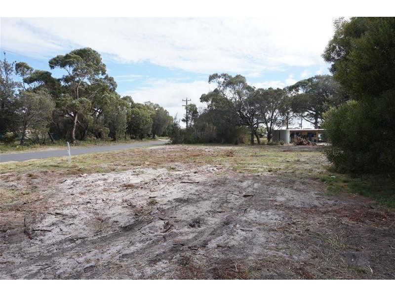 14 Charlies Street, Loch Sport VIC 3851