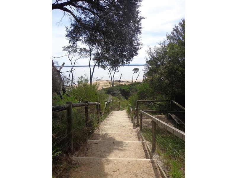 56 Banksia Street, Loch Sport VIC 3851