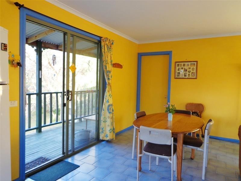 6 Holmes Road, Paradise Beach VIC 3851