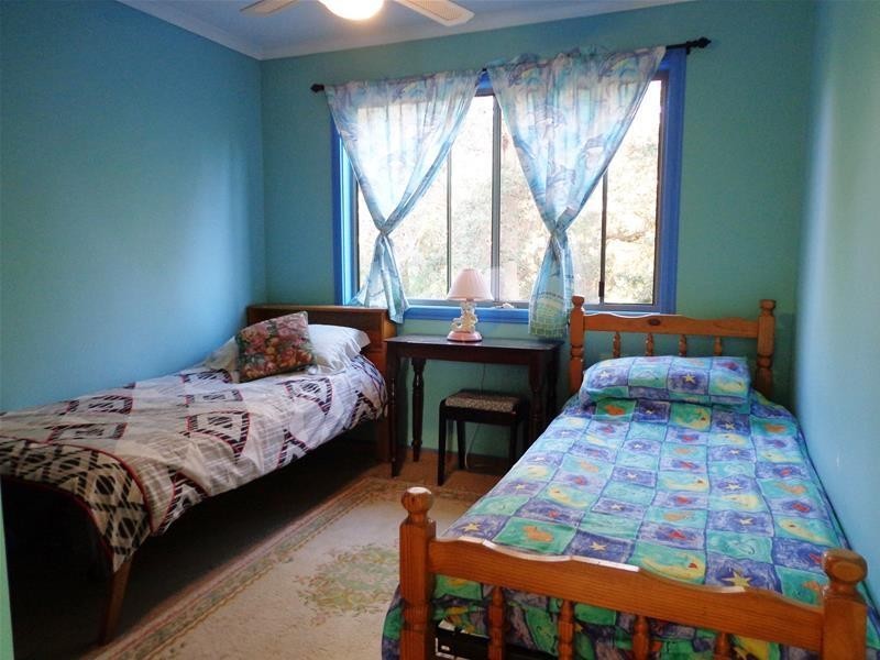 6 Holmes Road, Paradise Beach VIC 3851