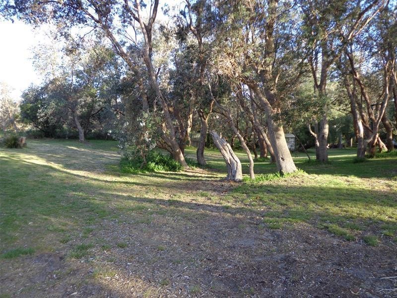 6 Holmes Road, Paradise Beach VIC 3851