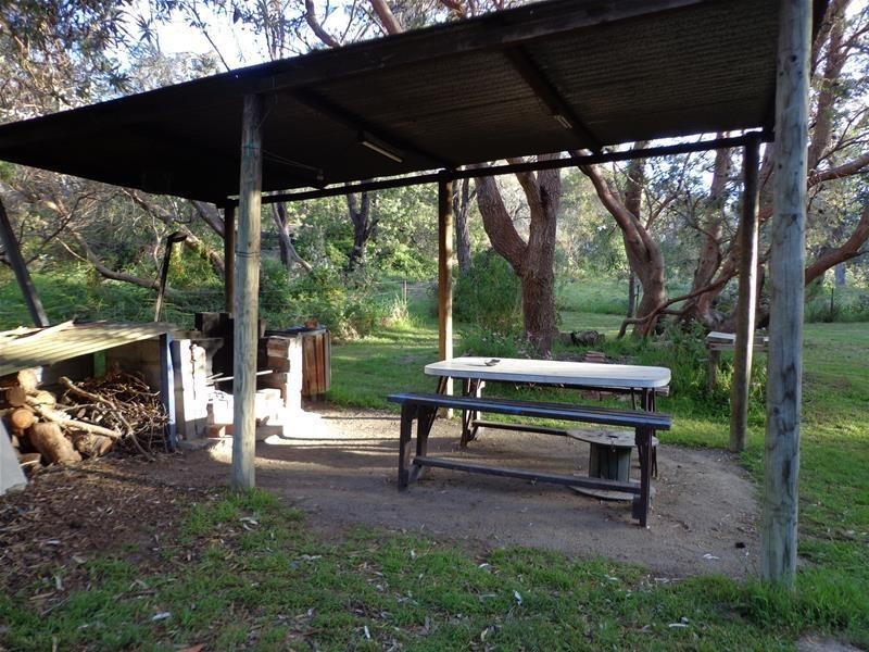 6 Holmes Road, Paradise Beach VIC 3851