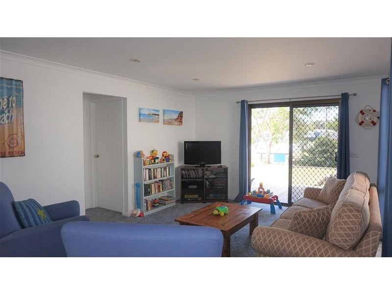 23 Holmes Street, Loch Sport VIC 3851