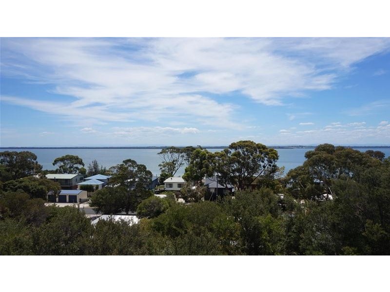 33 Pelican Street, Loch Sport VIC 3851