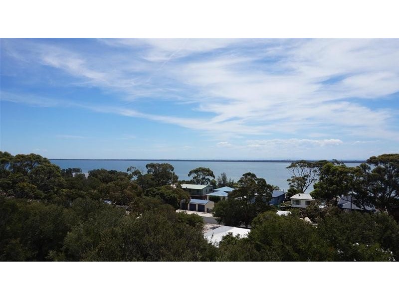 33 Pelican Street, Loch Sport VIC 3851