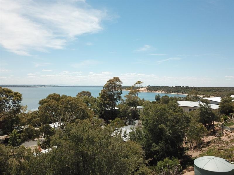 33 Pelican Street, Loch Sport VIC 3851