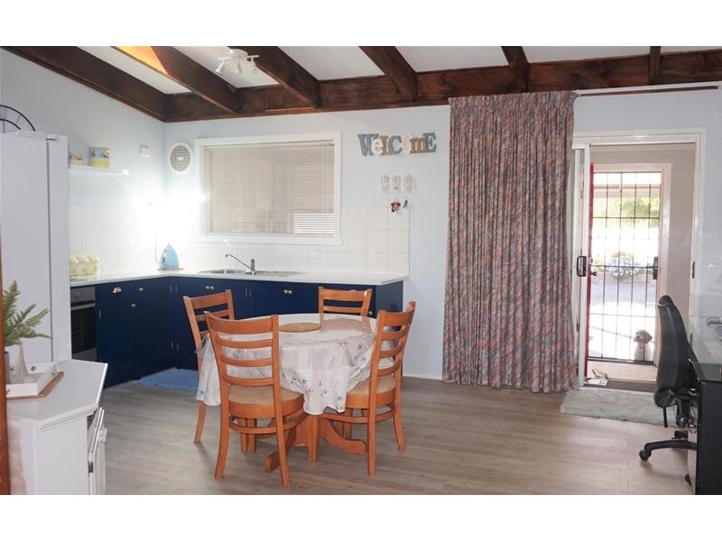 300 National Park Road, Loch Sport VIC 3851