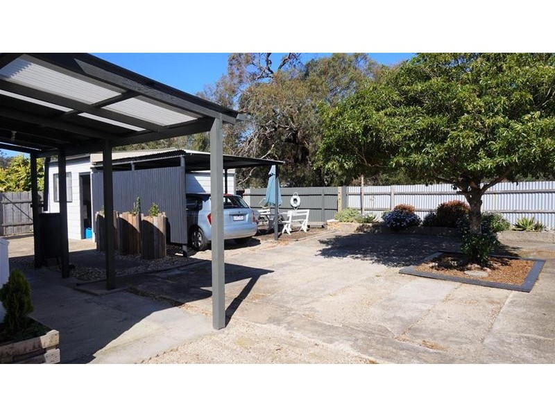 300 National Park Road, Loch Sport VIC 3851