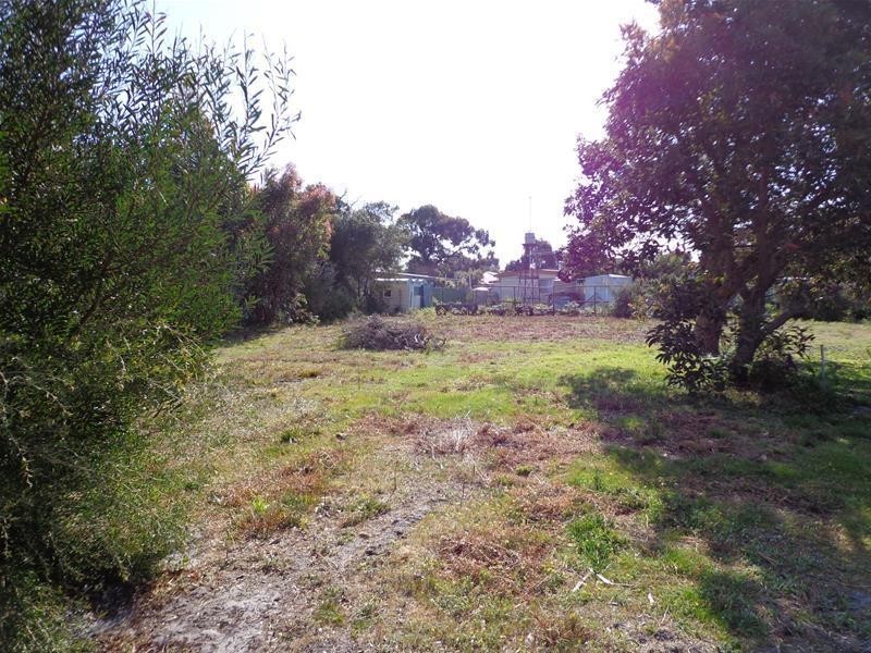 8 Robin Street, Loch Sport VIC 3851