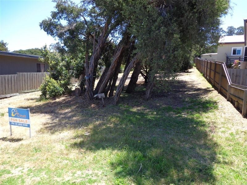 129 National Park Road, Loch Sport VIC 3851