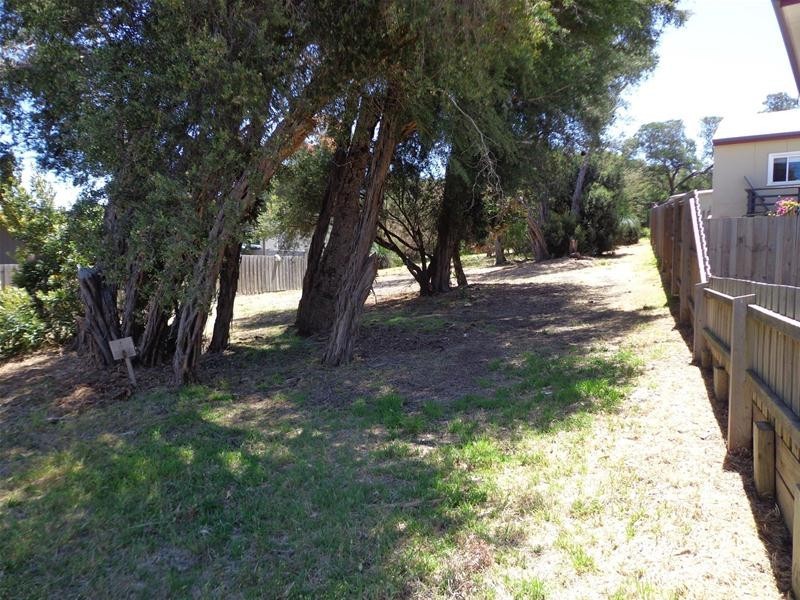 129 National Park Road, Loch Sport VIC 3851